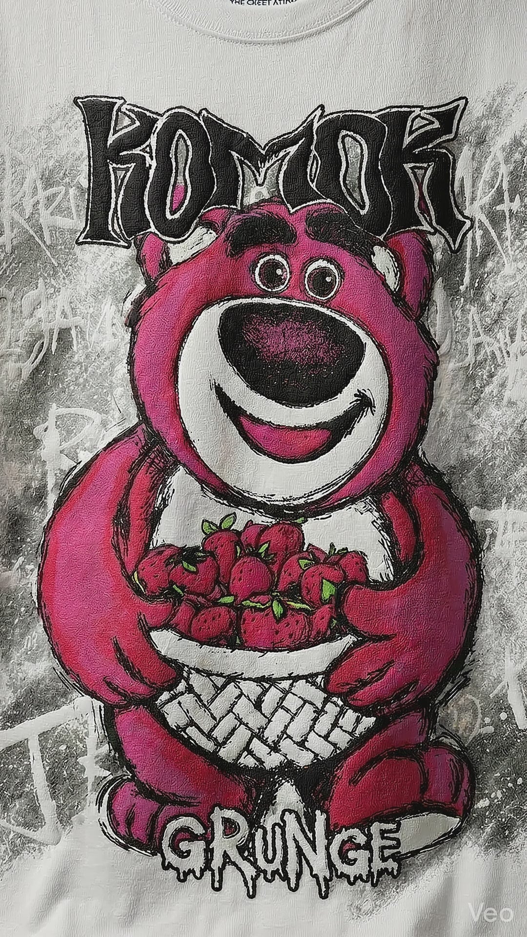 Grunge Bear Graphic Tee — Oversized White Fit