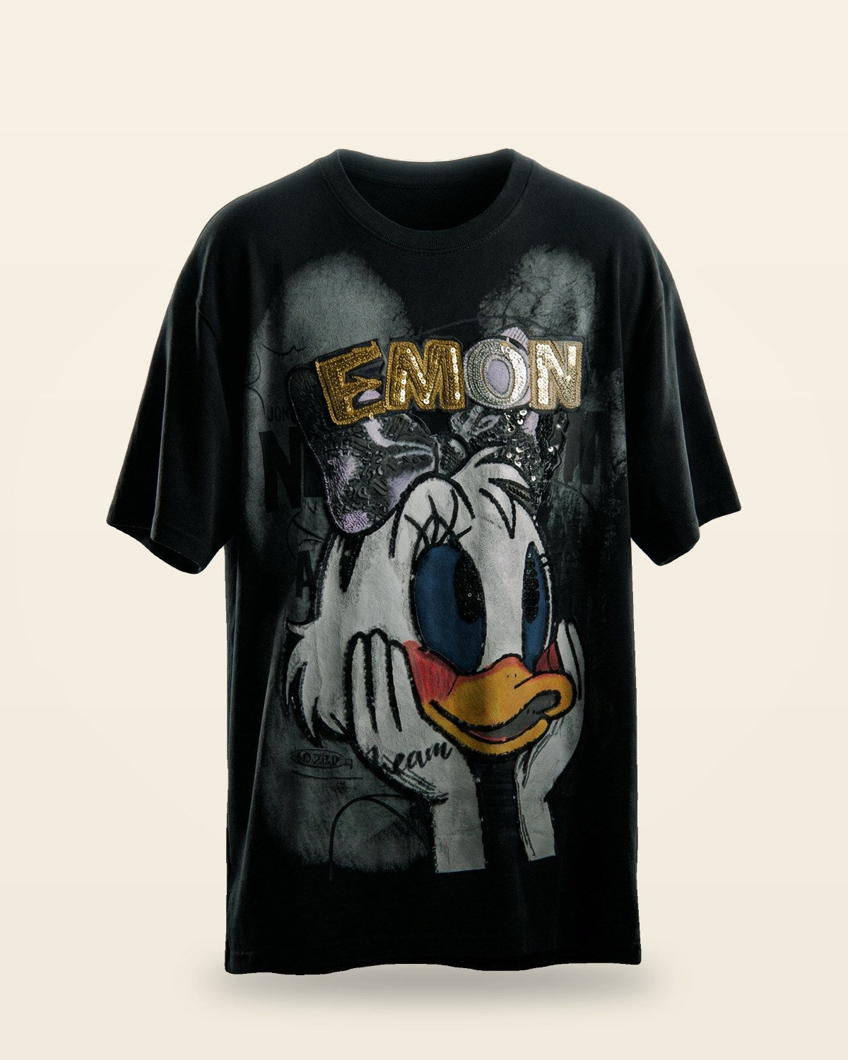 Retro Cartoon Duck Oversized Tee — Vintage Graphic Print